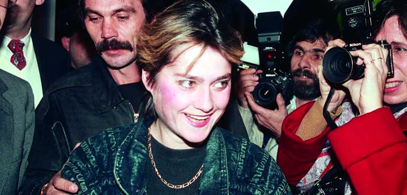 Nadia Comăneci ajunge la New York pe 1 decembrie 1989. FOTO: CORBIS
