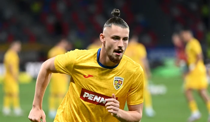 Radu Drăgușin e titular sub comanda lui Mircea Lucescu. Foto Sportpictures