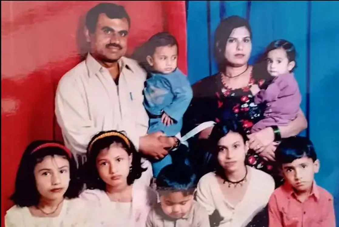 Ammer Ali  şi Khudeja  Mangi au şi  două  perechi  de copii  gemeni. FOTO: GUINNESS WORLD RECORDS