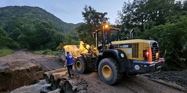 Șoseaua Hunedoara Cerbăl, pe văile Zlaști și Cerbăl  Foto Daniel Guță (41) jpg