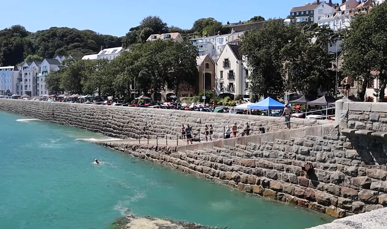 Guernsey, Marea Britanie. Foto: Captură video Youtube