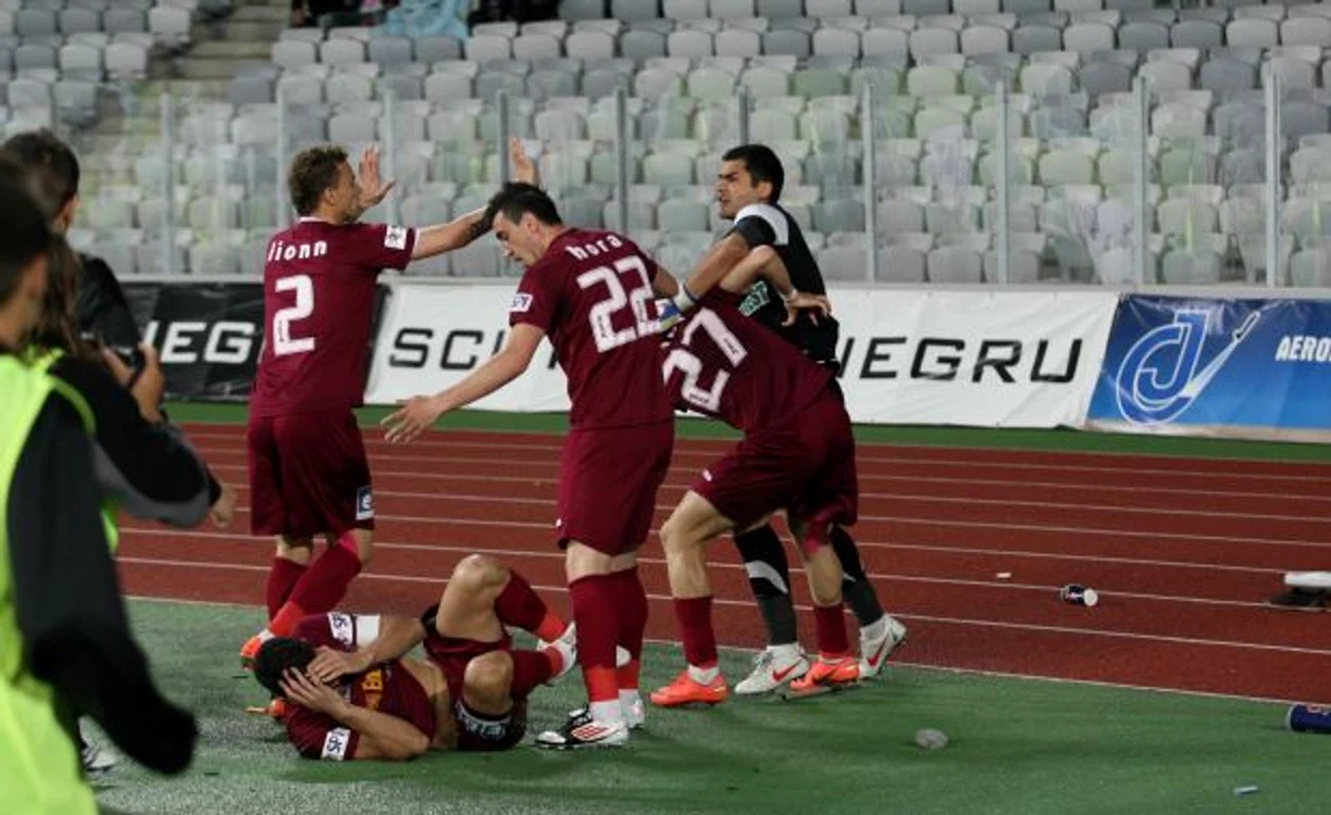 
    Bornescu şi Cadu s-au încăierat la meciul de pe Cluj Arena  