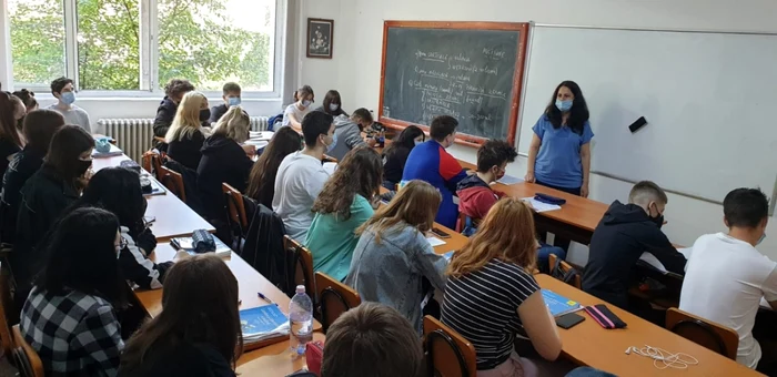 Mai bine de jumătate din părinţi sunt de părere că educaţia hibrid va avea un impact negativ asupra actului educaţional.