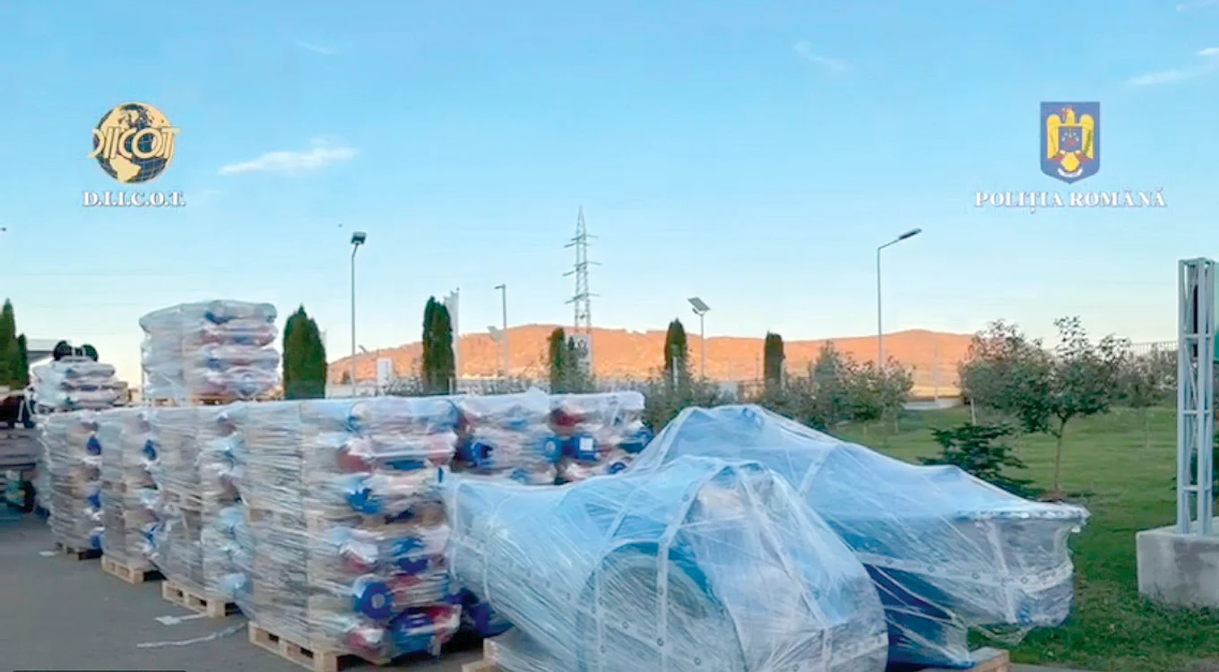 Zeci de mii de produse au fost puse sub sechestru la Robmet FOTO DIICOT