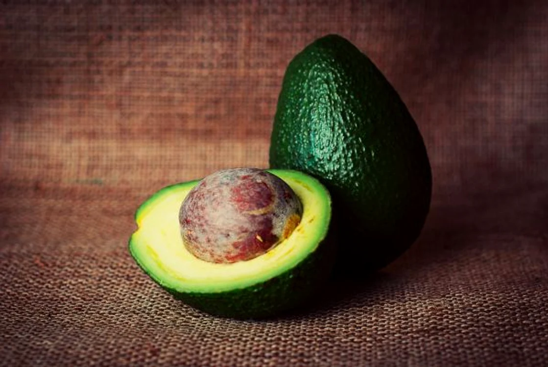 
    Antioxidanții din sâmburele de avocado ajută la scăderea colesterolului din sânge.www.clickpentrufemei.ro  