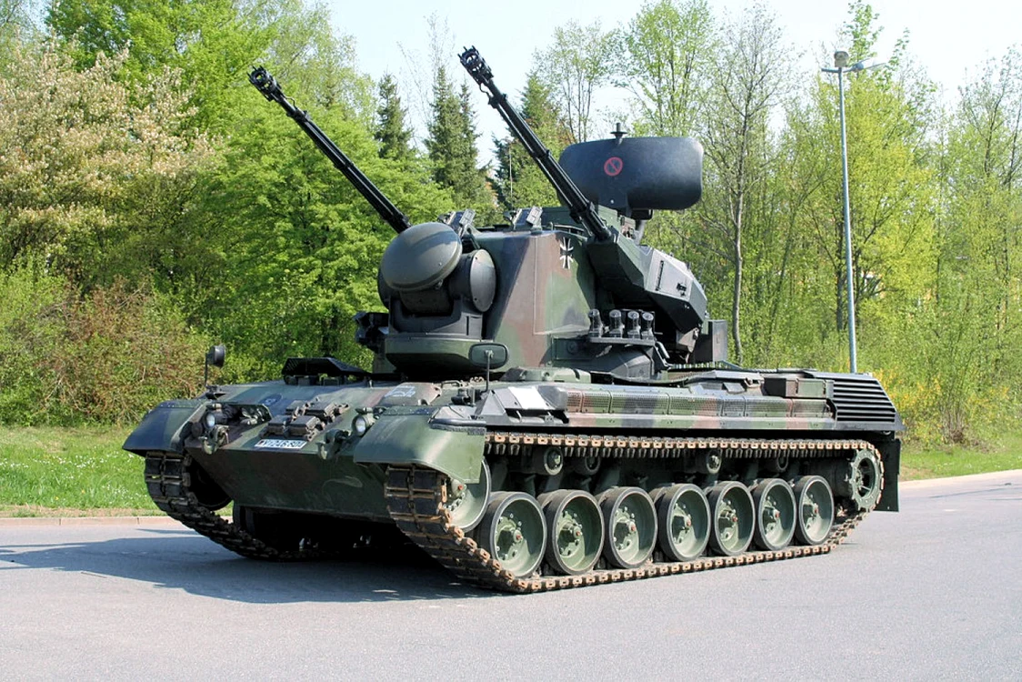 Sistem blindat antiaerian Gepard, de producție germană Foto wikipedia