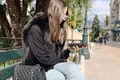 Rebecca, cu geantă de la Chanel și pantaloni Versace, două brandu uri celebre și scumpe  jpeg