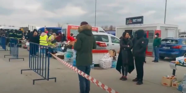 Refugiaţi ucraineni la graniţa de la Isaccea Tulcea Sursa Youtube Centrul pentru Resurse Civice