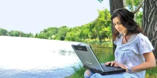 Tinerii din Caransebeş pot utiliza laptopurile în voie