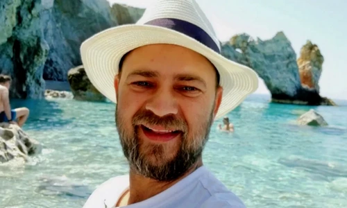 Cosmin Seleşi foto Click