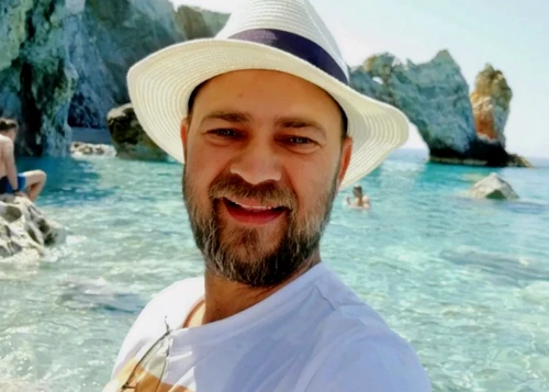 Cosmin Seleşi foto Click