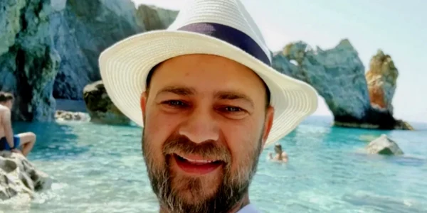 Cosmin Seleşi foto Click
