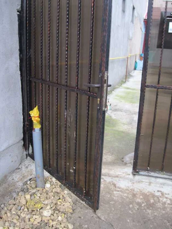 Dorel a pus branşament de gaze în poarta casei de la Constanţa Sursa foto Violeta Baltă