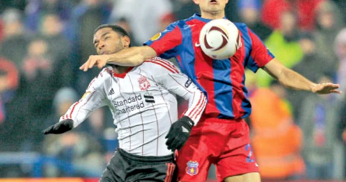 Stelistul Angelov (dreapta) l-a depăşit în dueluri pe mai bine cotatul său adversar, olandezul Babel