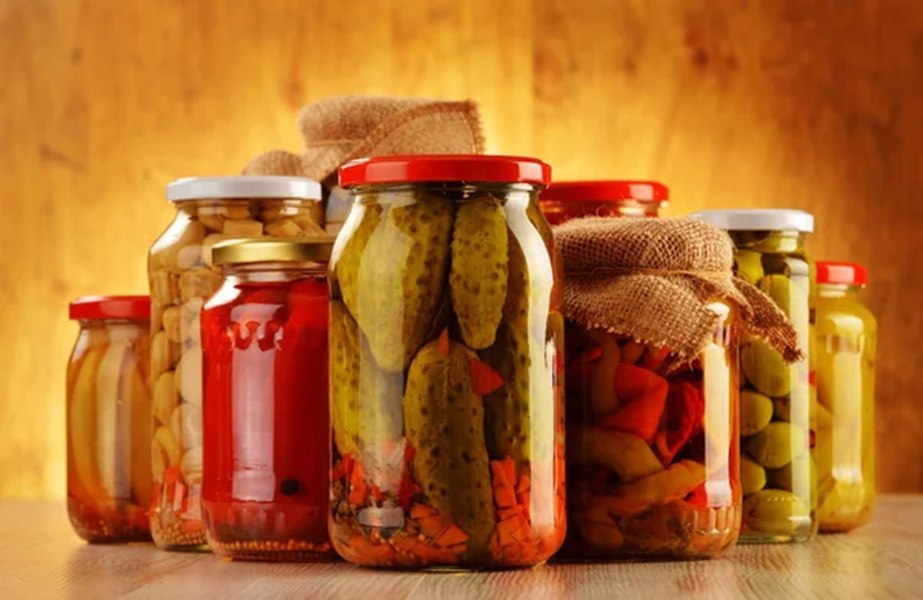 Leacuri românești după festin: cum te pui pe picioare fără bani mulți și pastile