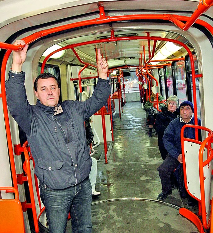 
    Locul în care  şi-a luat viaţa Adrian este  cel mai înalt  din tramvai  