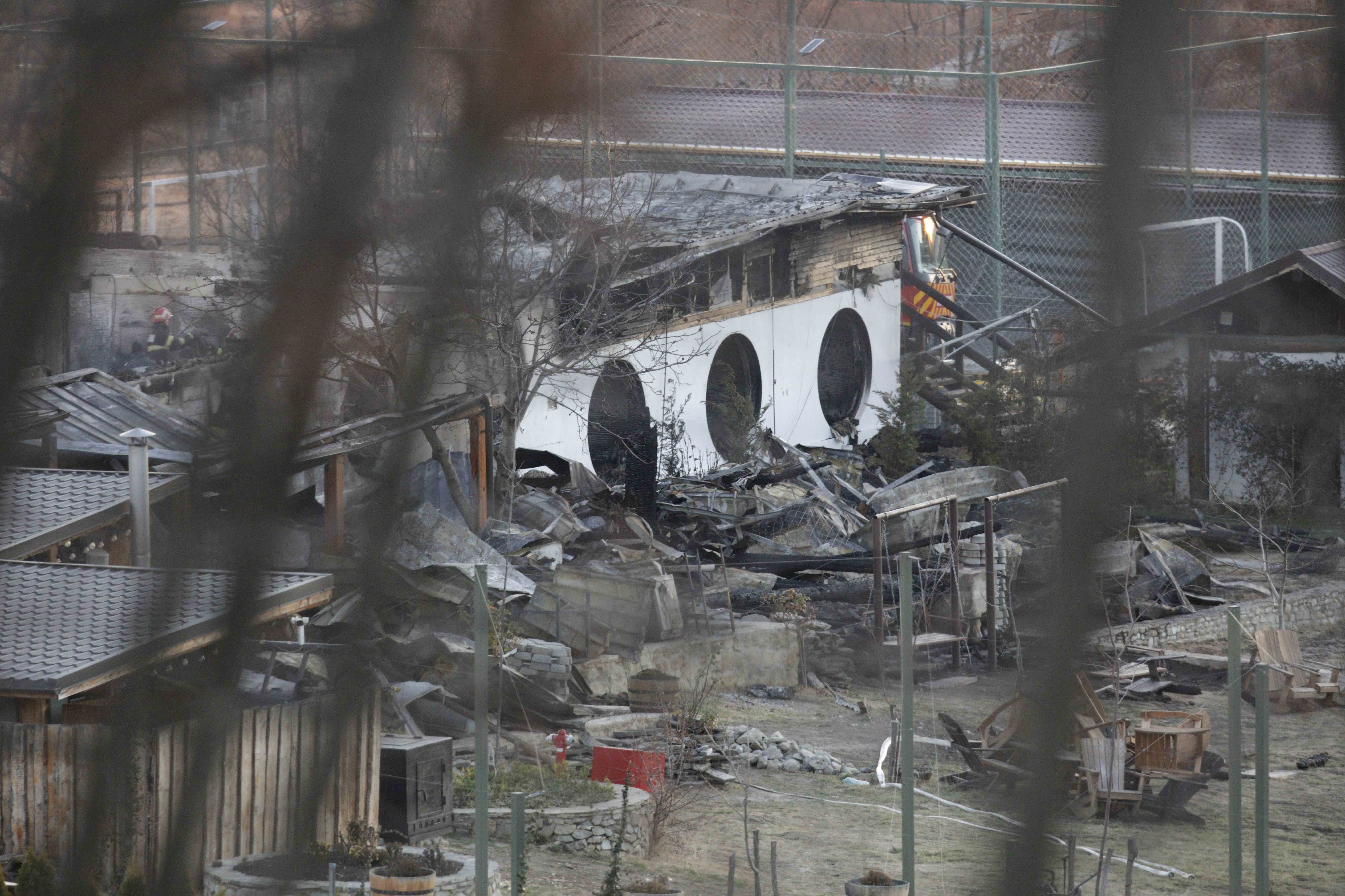 Urmări ale incendiului de la „Ferma Dacilor“, Tohani, jud. Prahova. FOTO Inquam Photos / Bogdan Buda