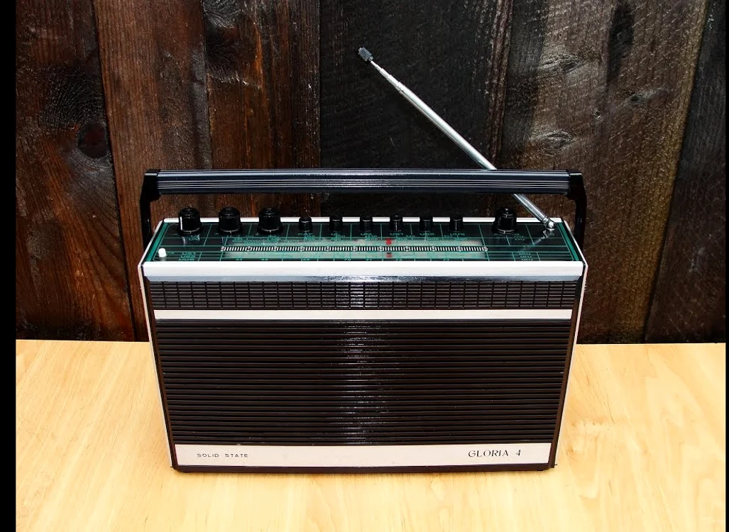 Aparat radio Gloria, specific perioadei comuniste FOTO Adevărul