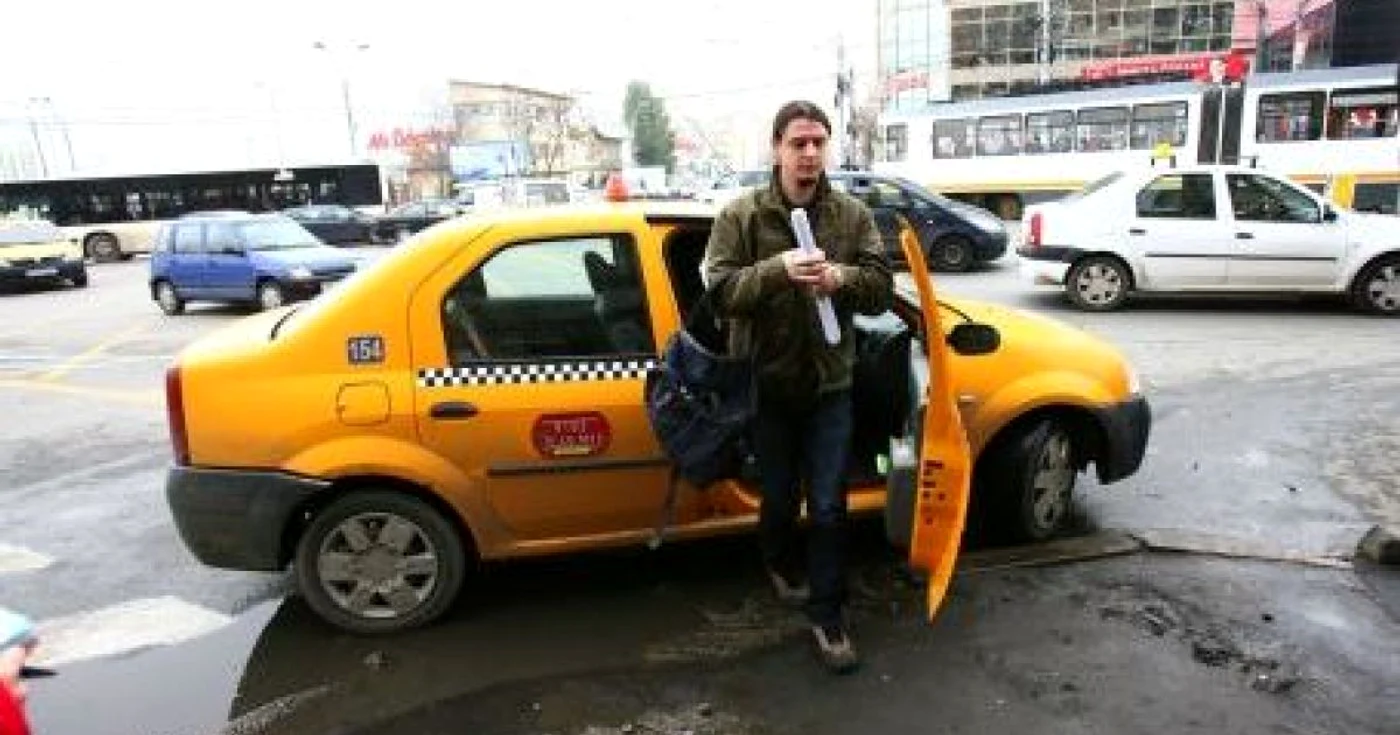 Tariful maxim pe care îl pot practica taximetriştii la Galaţi este de doi lei pe kilometru