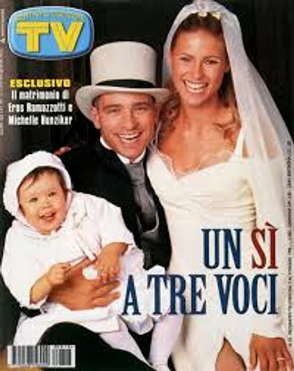 Eros Ramazzotti împreună cu Michelle şi fiica lor, Aurora, pe vremea când erau fericiţi