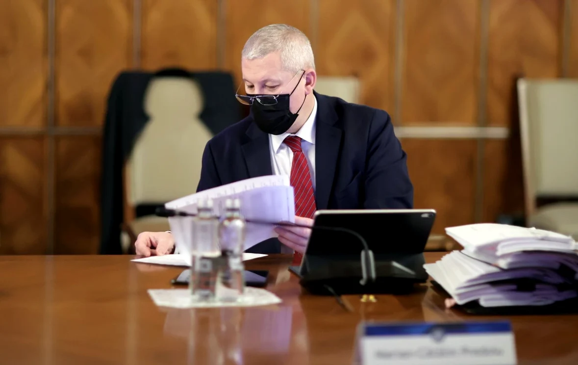 Legile Justiţiei, trimise Parlamentului de ministrul Justiţiei, Cătălin Predoiu. Foto: gov.ro