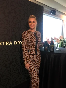 Anamaria Prodan și-a lansat vinul ce-i poartă numele de ziua ei / foto: Click!