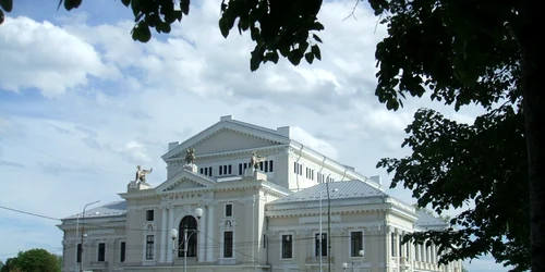 palatul cultural theodor costescu