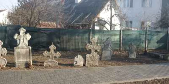 Primul cimitir românesc a fost reamenajat din Primărie