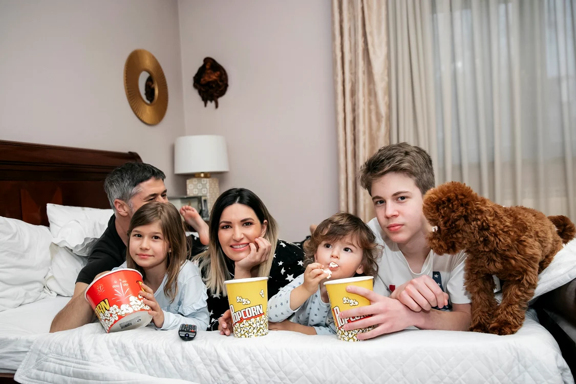 Ela şi familia ei