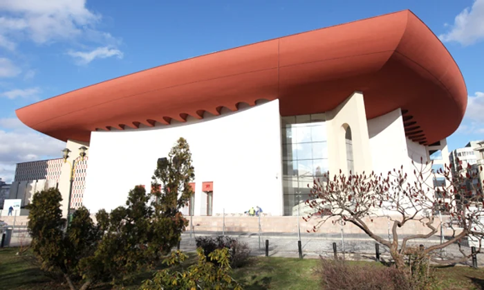 În perioada 24-27 septembrie, la Teatrul Național din București, se desfășoară desfășoară IMPRO, Festivalul Naţional de Improvizaţiefoto: Click!