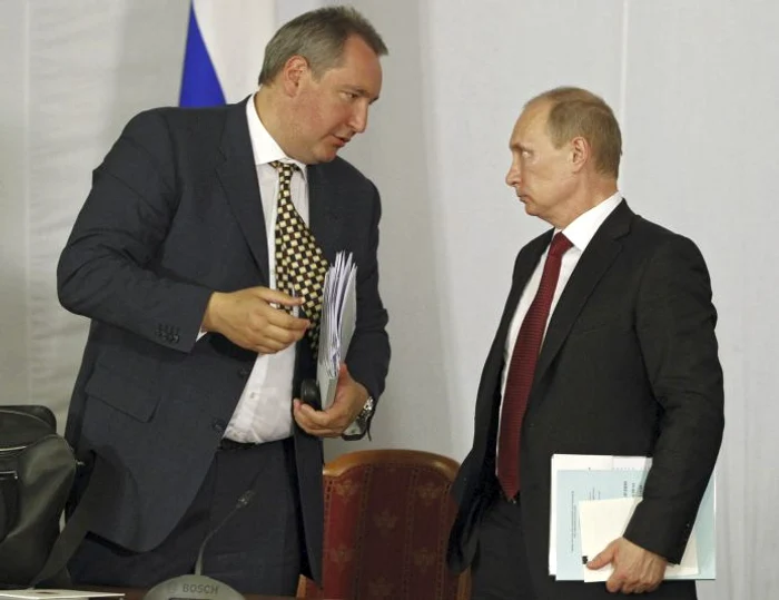Dmitri Rogozin şi Vladimir Putin (Foto: Reuters)