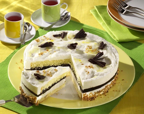 tort cu crema de branza si crema de ciocolata jpeg