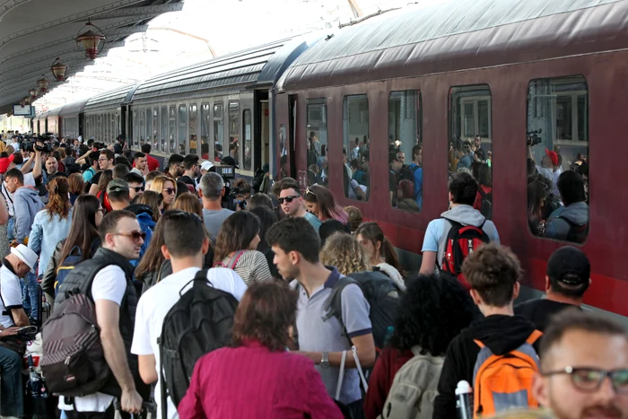 Vara, dar și atunci când sunt zile libere de la stat trenurile sunt luate cu asalt de călători