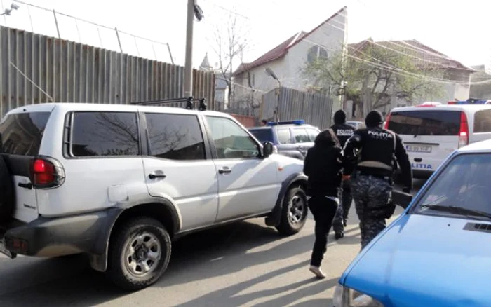 Mascaţii le-au stricat socotelile indivizilor care le forţau pe fete să se prostituezeFoto: "Adevărul"