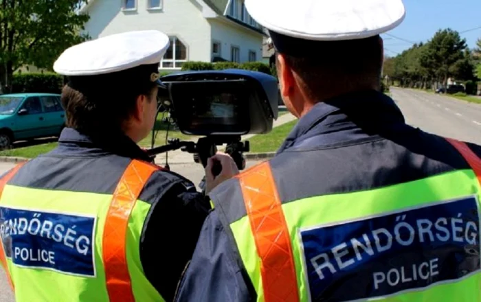 Doi falşi poliţişti români au tâlhărit trei românce pe o autostradă din Ungaria. FOTO: Cyberpress.hu