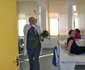 Femeile de la Maternitatea Bacău au primit flori de la Asociaţia Eurocivica