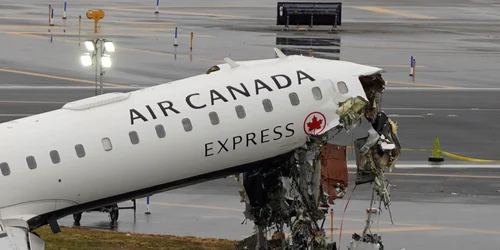 Accident avion Air Canada pe aeroportul LaGuardia din New York FOTO Profimedia