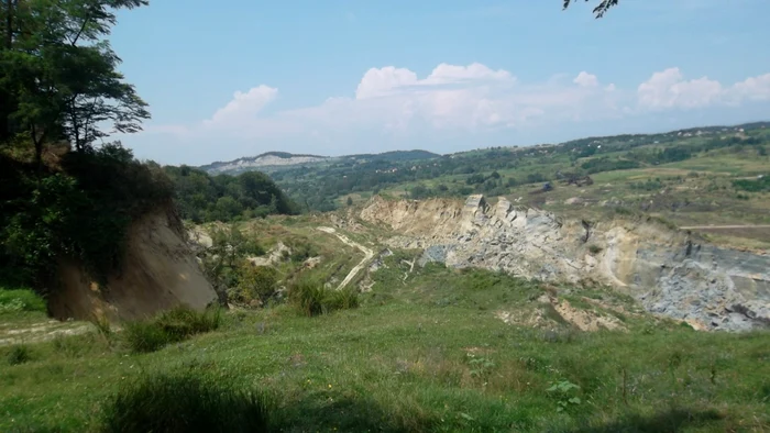 Alunecarea de teren se află foarte aproape de locuinţe