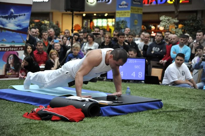 Adrian Petre aşteaptă omologarea noului record. (Foto: Raul Ştef/Mediafax)