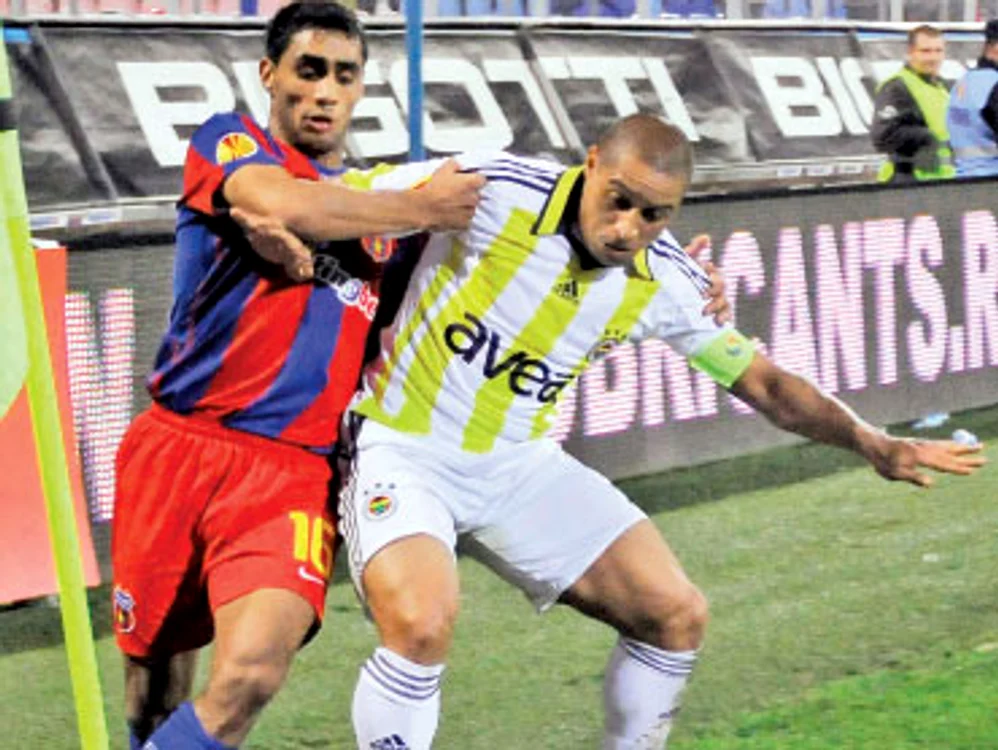 
    Steaua vrea să îşi ia revanşa în faţa turcilor de la Fenerbahce  