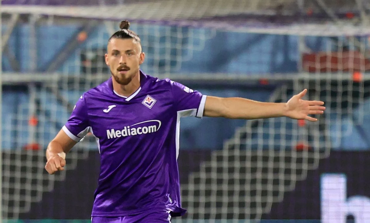 Radu Drăgusin e titular la Fiorentina