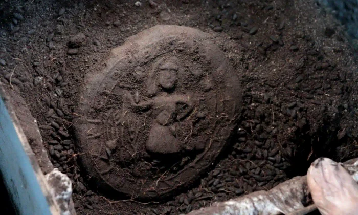 a loaf found at the topraktepe excavations credit karaman valiligi 1392x928 jpg webp