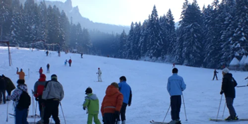 Neamţ: Pietrenii preferă pârtiile de schi din Alpi pentru Revelion