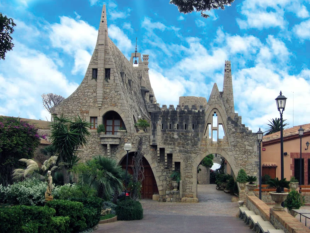 Cramă din complexul Guell, realizată de Gaudi. FOTO: Wikipedia