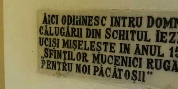 Locul de pelerinaj în memoria călugărilor ucişi mişeleşte de la Schitul Iezer - Vâlcea Foto captură