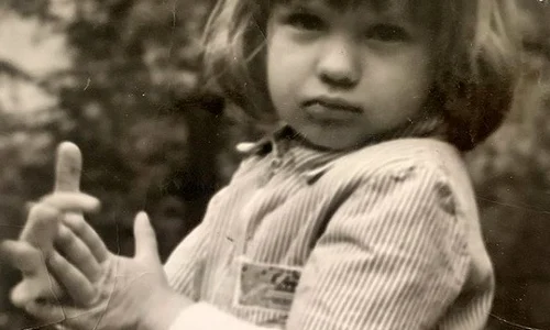 6 diana munteanu in copilarie jpg jpeg