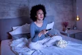 femeie care se uită la televizor  foto   Shutterstock jpg