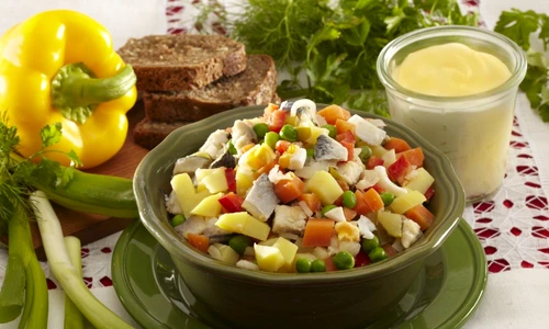 salata de cartofi cu hering jpeg