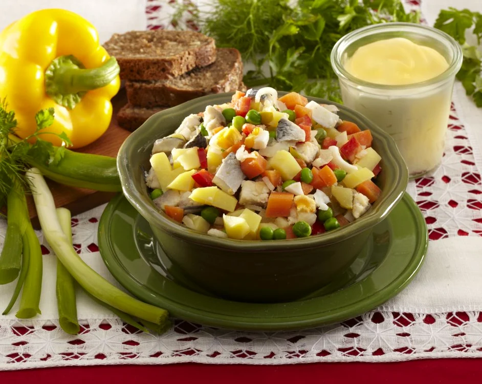 salata de cartofi cu hering jpeg