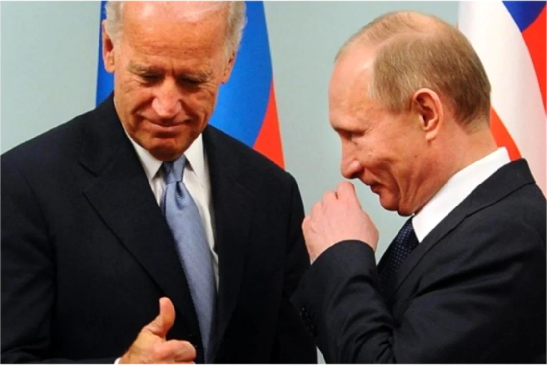 Joe Biden (stânga) şi Vladimir Putin FOTO Arhivă